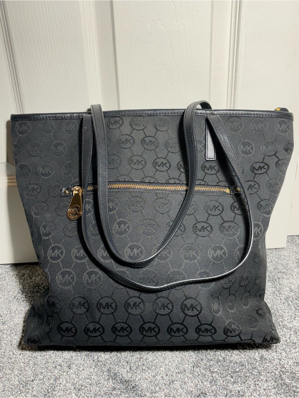 Michael Kors Kempton Monogram Front-Zip Tote Bag - Picture 11 of 11